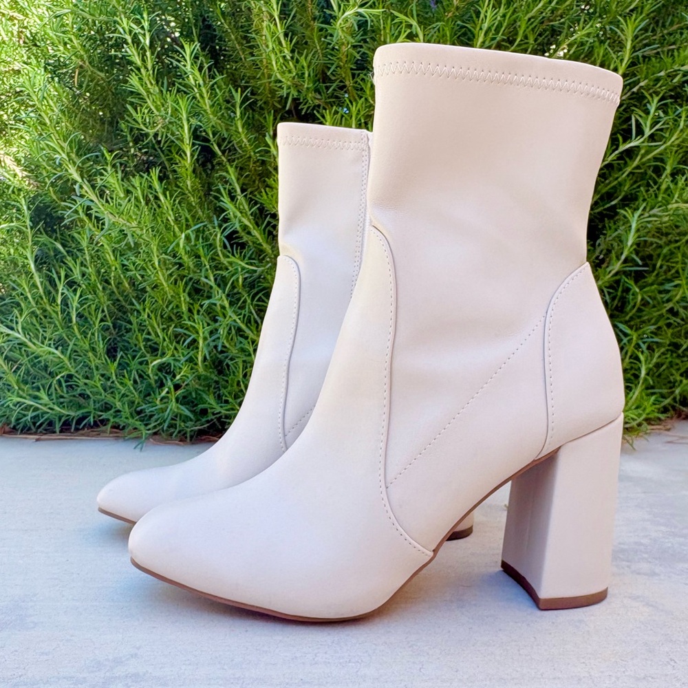 Ivory Ankle Booties ✨💫